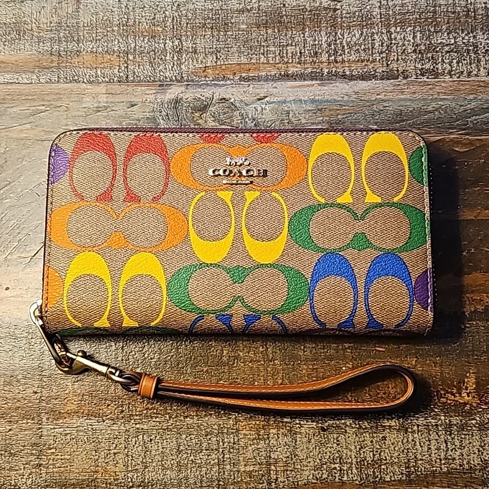 Coach Long Zip Around Wallet In Rainbow Signature Canvas - Picture 1 of 13